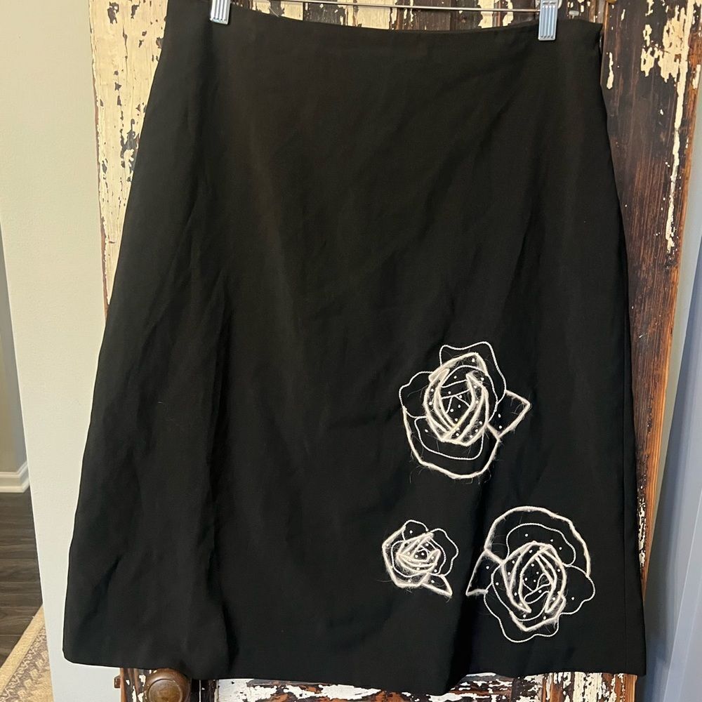 Giorgio Fiorlini vintage Elegant Black Floral Embroidered Skirt 14.